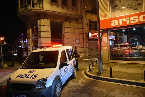 Motosiklet sinyali, el bombası paniği yaşattı