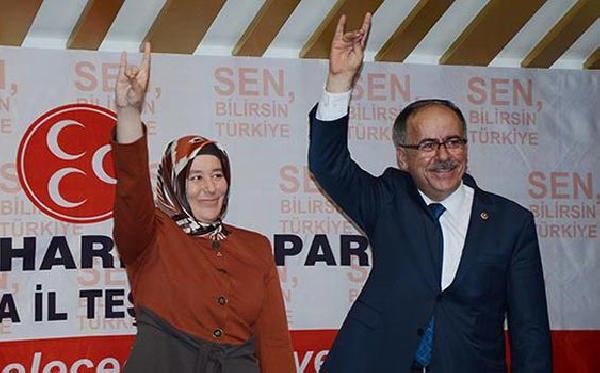 Ak Parti eski kadın kolları başkanı MHP'ye geçti