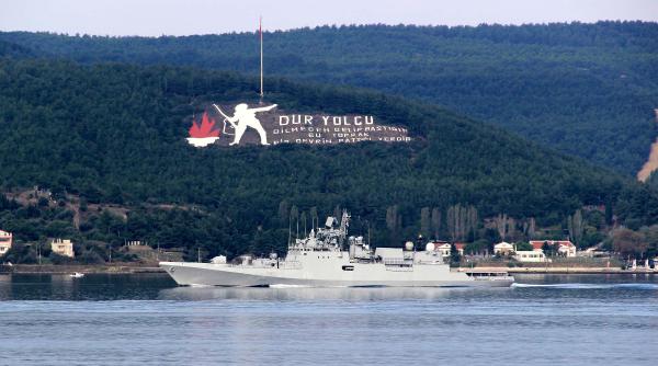 Hindistan savaş gemisi Çanakkale Boğazı'ndan geçti