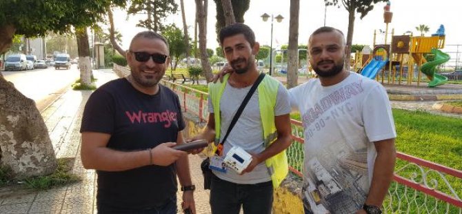 Para dolu cüzdanı gurbetçiye teslim etti