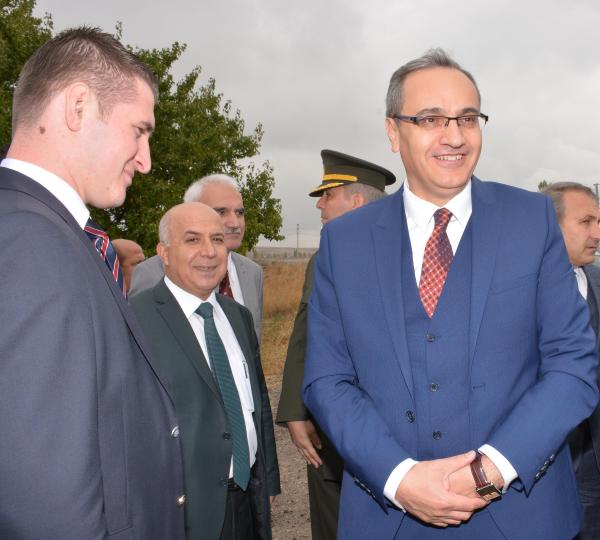 Bakan Aşcı: 1 Kasım'da ineğe su vermeyin, tavuğu yemlemeyin ama sandığa gidin