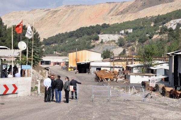 Mühendis ve doktorlar, mahkeme kararına rağmen facia ocağına giremedi