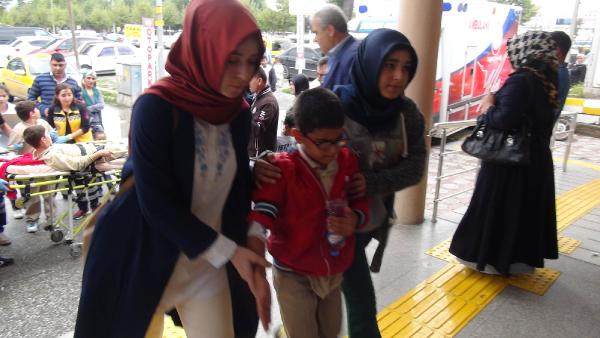 Teneffüste marketten çikolata alan 8 ilkokul öğrencisi zehirlendi