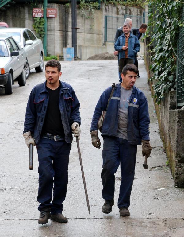 Maden ocağındaki yangında faciadan dönüldü (2)