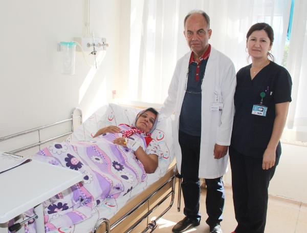 Yumurtalıklarından 8 ve 16 santimlik 2 kist çıkarıldı