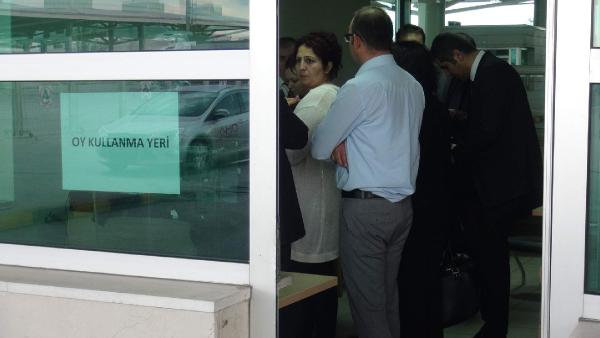 Sınır kapıları, oy verme işlemlerine hazır