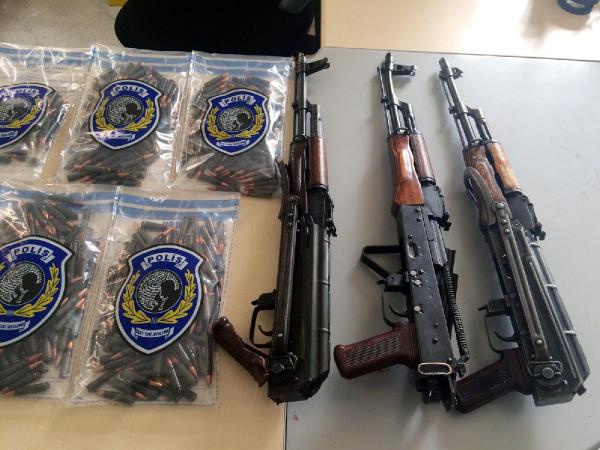 Mardin'de polisin durdurduğu araçta cephanelik çıktı