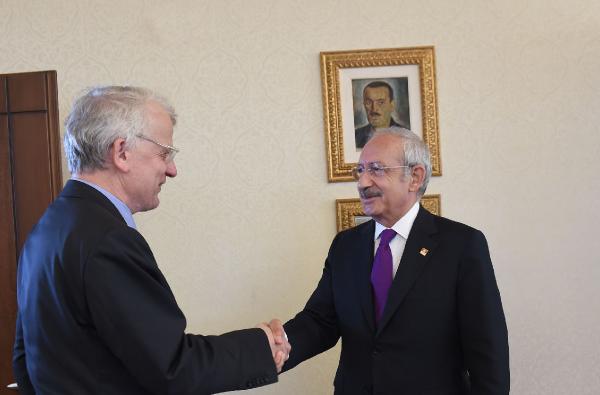 Kılıçdaroğlu, AB Türkiye Delegasyonu Başkanı Haber ile görüştü