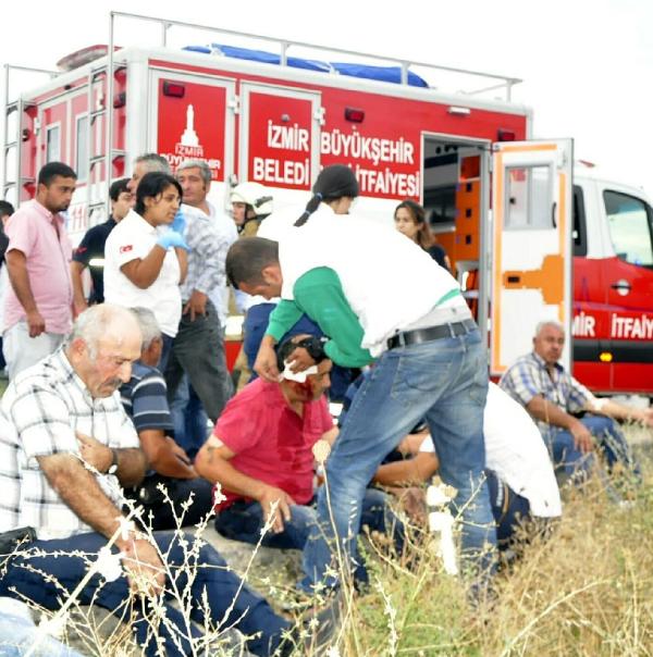 Jandarma aracıyla belediye servisi çarpıştı: 12 yaralı