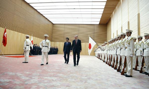 Cumhurbaşkanı Erdoğan Başbakan Şinzo Abe tarafından resmi törenle karşılandı