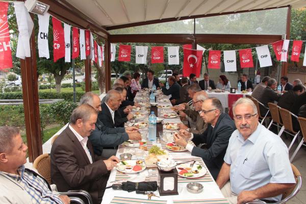 CHP'li Özel'den gençlik vurgusu