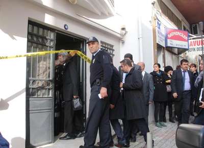 Borçları avukatı intihara sürükledi