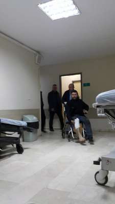 Kaldırımda yürürken bacağından vuruldu