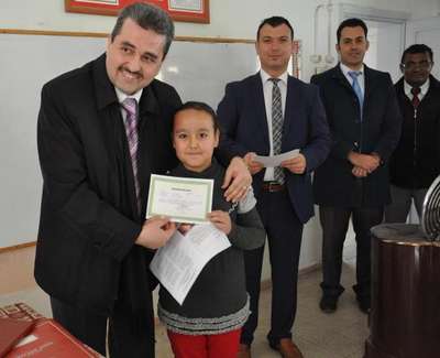 İlk yarı öğretmen sıkıntısı yaşanan ilkokulda karne sevinci