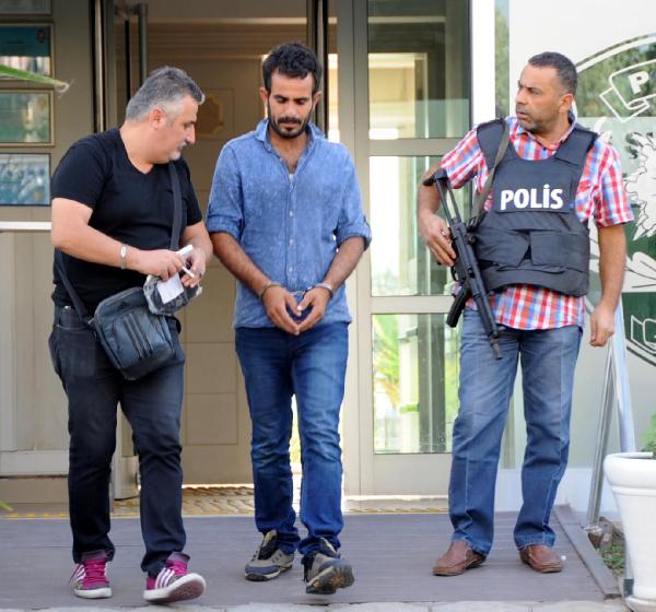 Polis ve savcı yalanı ile dolandırmaya çalışan 2 Suriyeli yakalandı