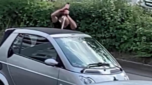 Almanya’da sokakta kılıçlı dehşet