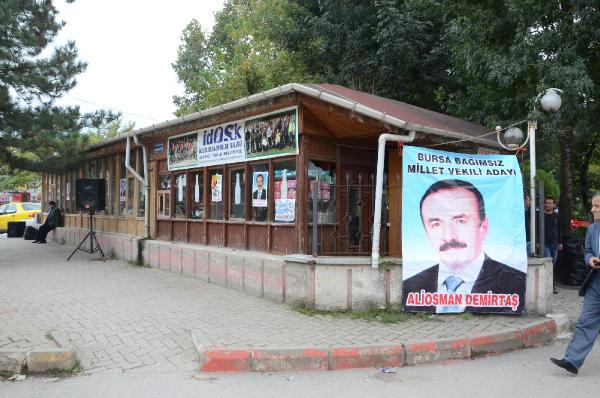 Bağımsız aday büfeden konuştu, kimse dinlemedi