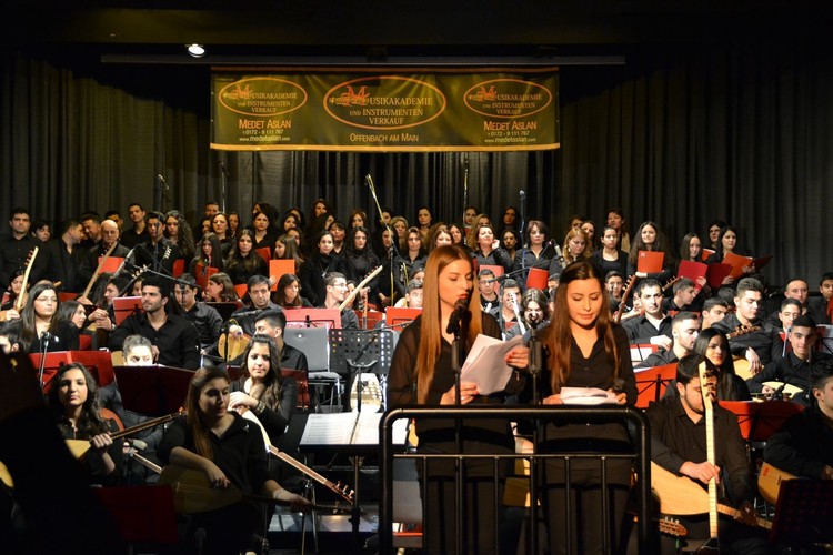 Medet Aslan'dan müthiş konser