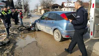 Motosikletle otomobil çarpıştı: 1 yaralı