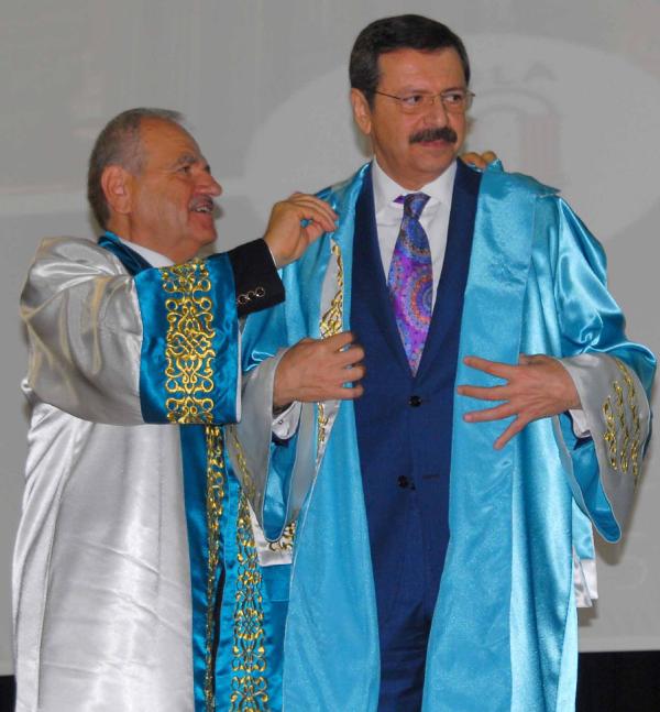 Hisarcıklıoğlu gülümsetti