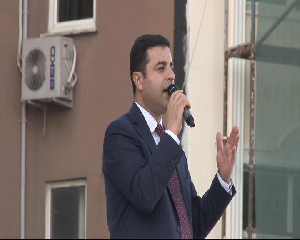 Selahattin Demirtaş Esenyurt'ta konuştu