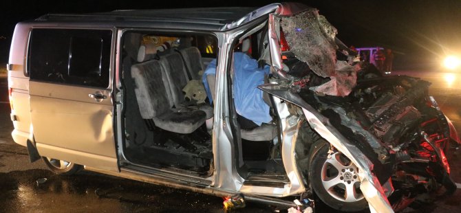 Gurbetçi ailenin traktöre çarptı: 1 ölü, 6 yaralı
