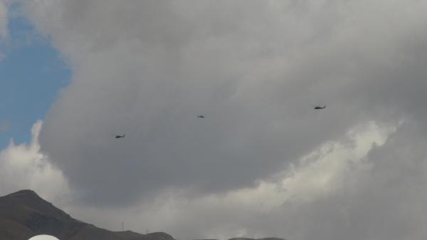 Hakkari'de yoğun helikopter trafiği