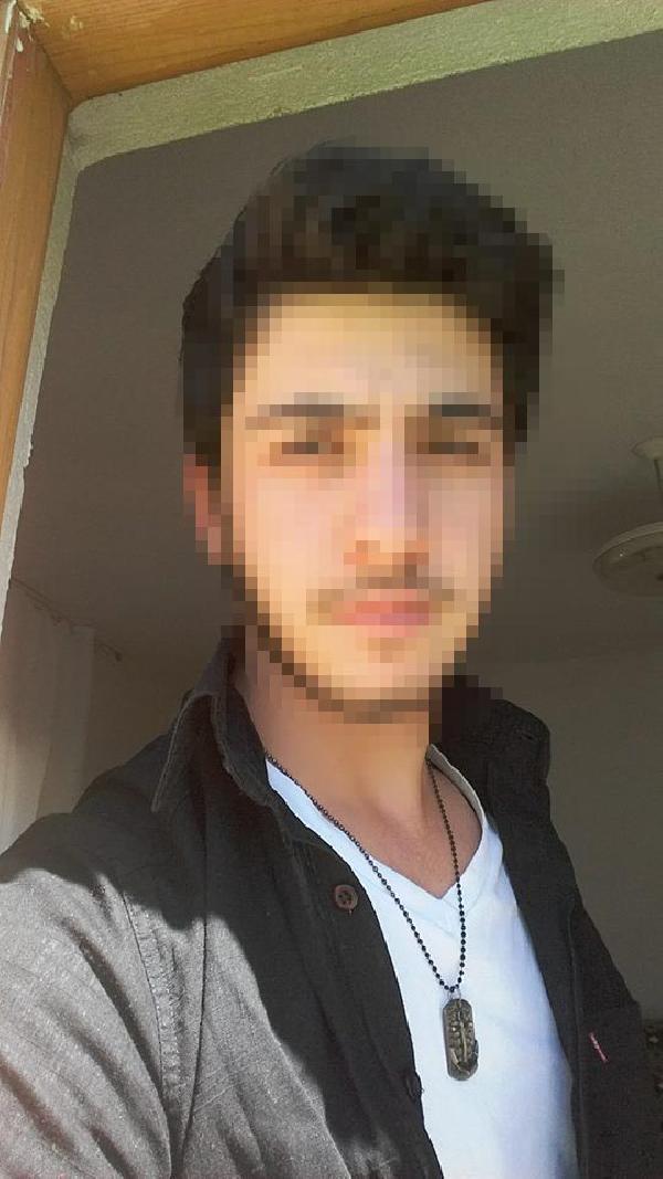 Silahla okul basıp, oğlunun kavga ettiği öğrenciyi dövdü