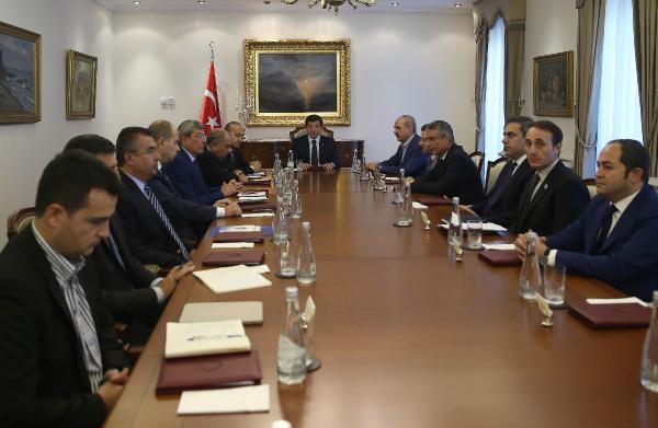 Başbakan Davutoğlu başkanlığındaki toplantı başladı