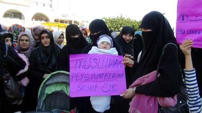 Mersin'de Charlie Hebdo protestosu