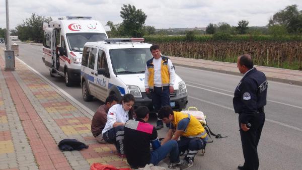 Bulgar polisi, 2 kaçağı dövüp Türkiye sınırına attı