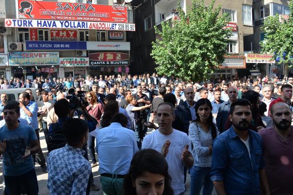 Diyarbakır'da bombalı saldırıya protesto