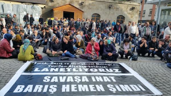 Ankara'daki saldırıya tepki için Bitlis'te oturma eylemi