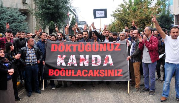 Van'da, Ankara'daki patlamayı protesto eyleminde olay çıktı