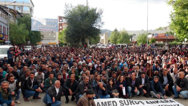 Ankara'da 86 kişinin öldüğü bombalı saldırı protesto edildi