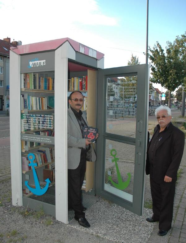 Telefon kulübesi kütüphane oldu