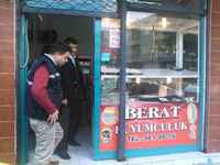 MERSİN'DE SİLAHLI 4 KİŞİ KUYUMCU SOYDU