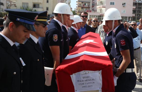 Şehit polis Cem Tayfun, Mersin'de toprağa verildi