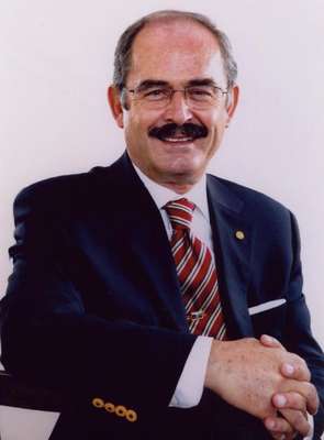 Büyükerşen bel fıtığı ameliyatı oldu