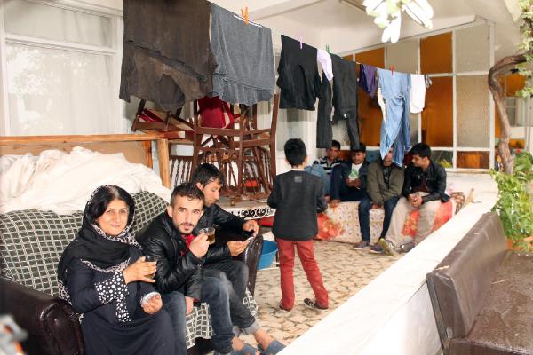 Bandırma’da 59 Afgan kaçak yakalandı