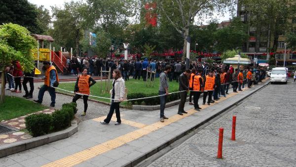 Ankara'daki katliam İzmit'te protesto edildi