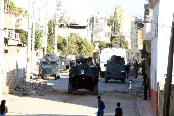 Nusaybin'de hendek kazan PKK'lılar polise saldırdı