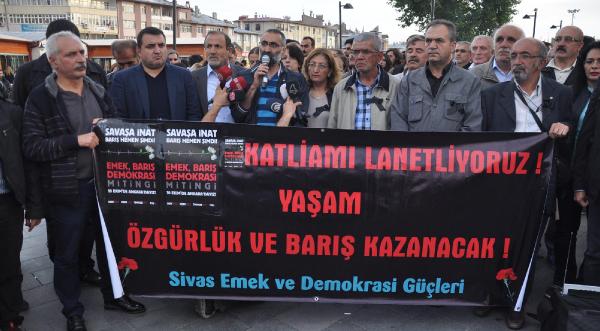 Ankara'daki terör saldırısı Sivas'ta protesto edildi