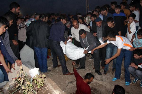 HDP Üsküdar İlçe Eş Başkanı Kaya, Batman'da toprağa verildi