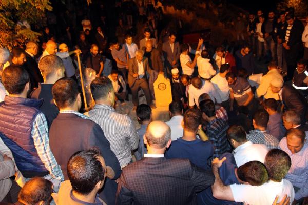 Ankara'daki patlamada ölen baba ve 9 yaşındaki oğlu için Gercüş'te yas var (2)
