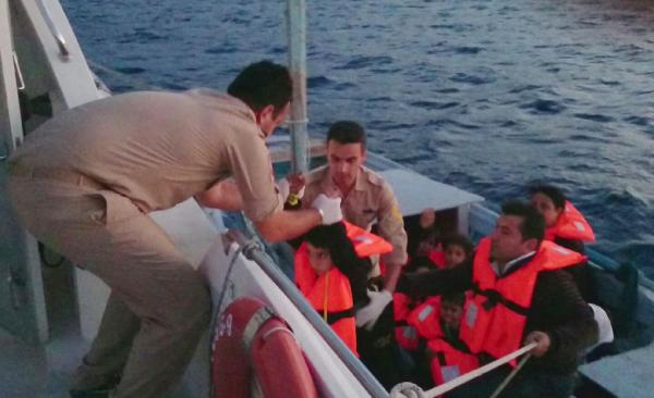 Kaş'tan Yunanistan adalarına gitmeye çalışan 11 Suriyeli kaçak yakalandı