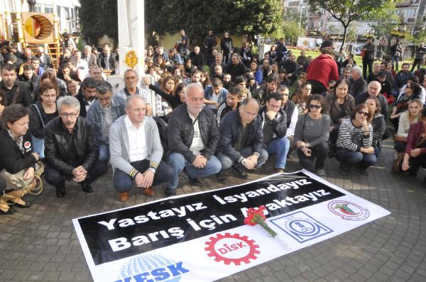 İzmit'te, bombalı saldırıyı protesto ettiler