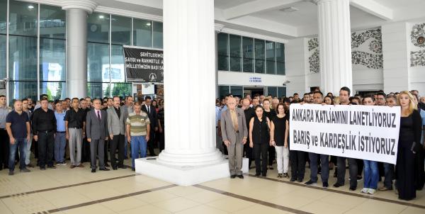 Antalya'da 10.04'te saygı duruşu