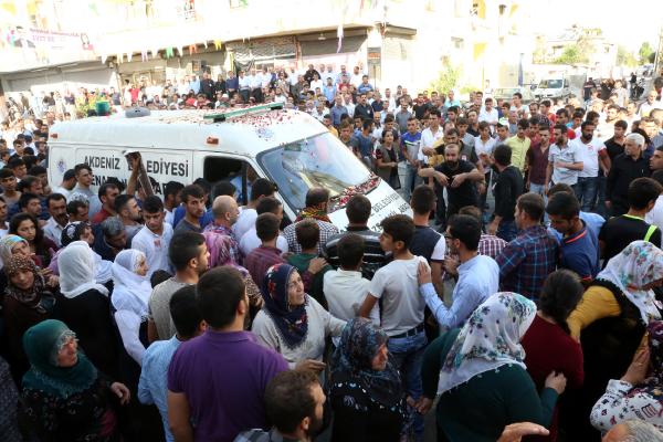 Bombalı saldırıda ölen Leyla Çiçek, Mersin'de toprağa verildi