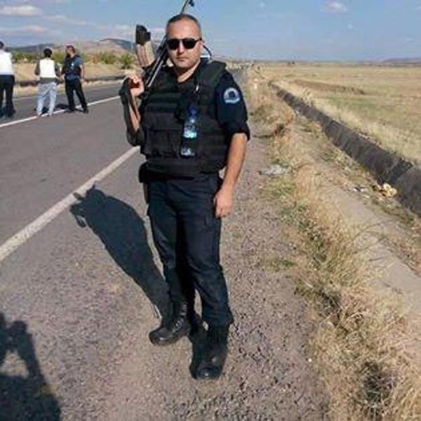 Diyarbakır'da zırhlı araçtaki silah kazayla ateş aldı: 1 polis şehit oldu (2)